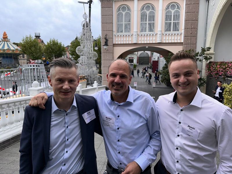 Ob Paul Malinowski (v. l., ADN), Markus Engelbrecht (APMANN) und Dennis Thomas (IONOS) schon den Weihnachtsbaum hinter sich entdeckt haben? (Bild: Vogel IT-Medien GmbH)