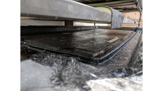 Die Wohnmobilbranche boomt! Dabei ist auch der Leichtbau gefragt. Thermhex und Panel Systems feiern deshalb den Einbau des 2000sten Caravan-Daches aus PP-GF-Sandwich mit Wabenkern. (Thermhex)