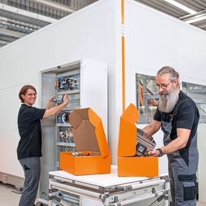 Bestückte Gehäuse und Klemmenleisten – fertig assembliert zur direkten Installation mit dem Klippon Assembly Service.(Bild:  Weidmüller)
