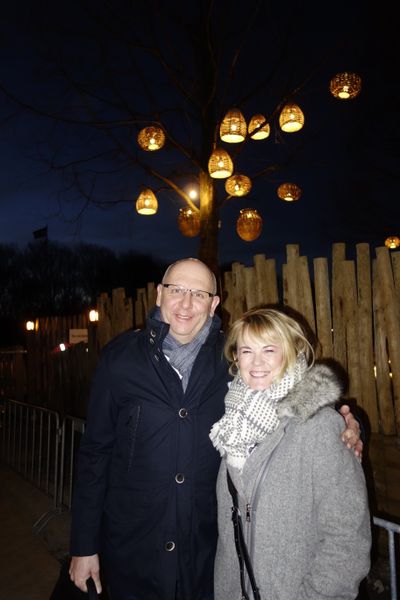 Bernd Suessenbach, BenQ, und Janet Spacey, Spacey PR, suchen das Wassertaxi. (Bild: IT-BUSINESS)