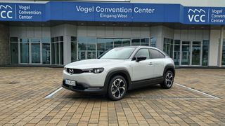 Mazda MX-30 E-REV (Bild: Sven Prawitz/VCG)