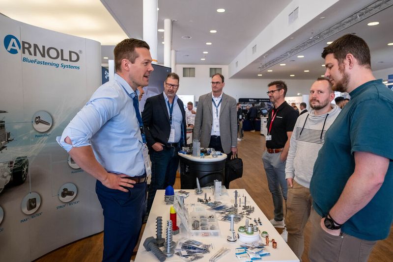 Im Mittelpunkt standen wieder viele Fachgespräche zwischen Besuchern und Ausstellern. (Bild: PHOTOVISION-DH GmbH)