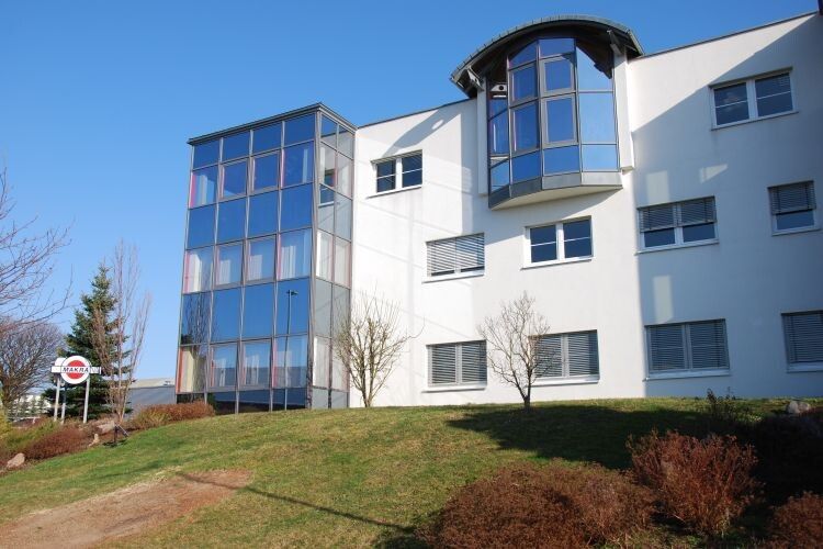 Die Makra-Versandzentrale in Hohenstein-Ernstthal beherbergt das Schulungszentrum. (Foto: Holz)