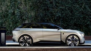 Front- und Heckpartie des Morphoz lassen sich um jeweils 20 Zentimeter verschieben. (Bild: Renault)