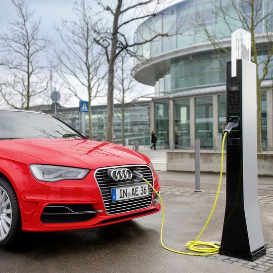 Ladesäulen müssen ab 1. April geeicht sein.(Foto:  Audi)