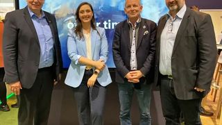 (v.l.n.r.) Axel Lorenz, CEO Process Automation bei Siemens Digital Industries, Mariana Vaz Sigoli, Siemens Wasserstoff-Kompetenzzentrum, Jan Grimbrandt, CEO von Boson Energy und Liran Dor, CTO of Boson Energy (Bild: Siemens)