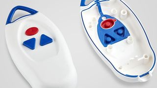 Handbedienteil in 3K-Ausführung: Systeme von Wittmann-Battenfeld sorgen für Qualität und reibungslose Fertigung bei Daigler Kunststofftechnik in Trochtelfingen. (Bild: Daigler)