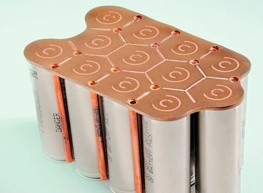 Was kommt nach der Lithium-Ionen-Zelle? Denn diese kommt physikalisch gesehen, so langsam an ihre Grenzen. Eine Antwort heißt Festkörperzellen (Symbolbild), wie Forscher vom Fraunhofer ILT informieren. Doch die haben ihre Tücken. Per Laser könnten die aber umgangen werden ...(Bild:  Fraunhofer ILT)