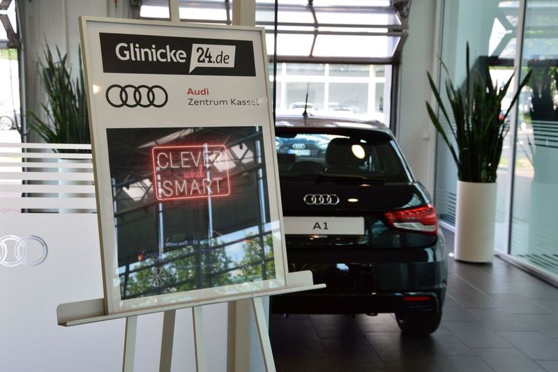 Überall sind Hinweise auf die Webseite www.glinicke24.de zu sehen. (Bild: Achter)