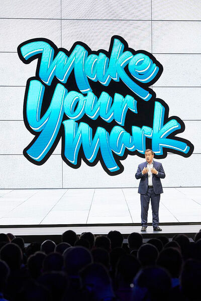 Jean-Pierre Brulard, der General Manager der EMEA-Region bei VMware, stellte das Konferenz-Motto „Make Your Mark!“ vor.  (VMware)