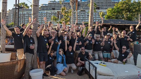 Im Frühjahr reisten die erste und die zweite Führungsebene sowie ausgewählte Mitarbeiter nach Gran Canaria als Dank für das fünfte Rekordergebnis in Folge.(Bild:  Wellergruppe)