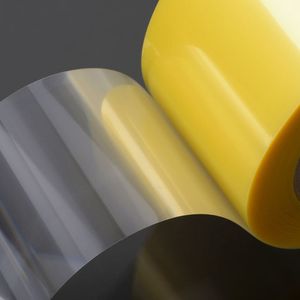 Im EU-Projekt Flexpol entwickelt ein internationales Projektkonsortium unter Leitung des Fraunhofer-Instituts für Produktionstechnologie IPT ein Produktionssystem, mit dem antimikrobielle Oberflächenstrukturen großflächig und kosteneffizient auf Kunststofffolien angebracht werden können.