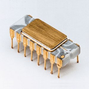 Bild 1:  Ein Intel 4004 aus dem Jahr 1971. Der im SGT-PMOS-Prozess gefertigte Chip hatte 2.300 Transistoren. (Bild:  Intel)