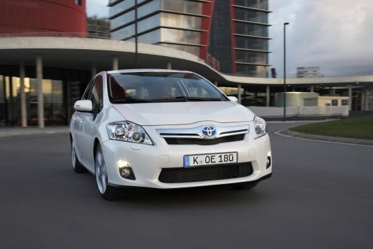 Mit seinen kompakten Abmessungen und dem emissionsarmen Antrieb passt der Auris Hybrid bestens in den Stadtverkehr. (Archiv: Vogel Business Media)