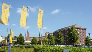 Standort Lippstadt: Der Automobilzulieferer Hella hat mit trotz voller Auftragsbücher mit Engpässen zu kämpfen.  (Hella)