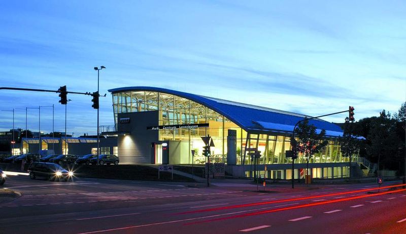 Das Audi-Zentrum in Leverkusen erwartet seine Kunden auf einem 15.000 Quadratmeter großen Grundstück.  (Foto: Gottfried Schultz)