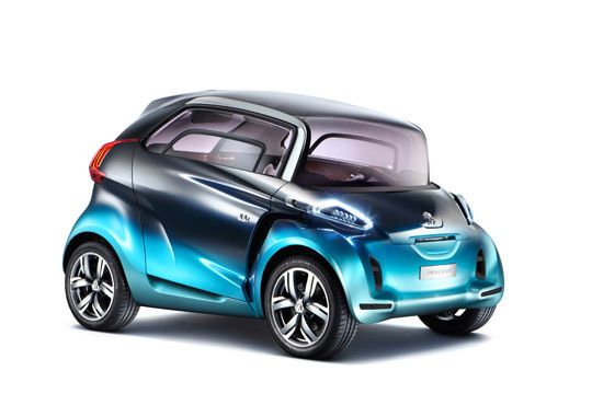 Die Elektro-Studie BB1 kommt mit Rohrchassis und bietet vier Personen Platz. (Archiv: Vogel Business Media)