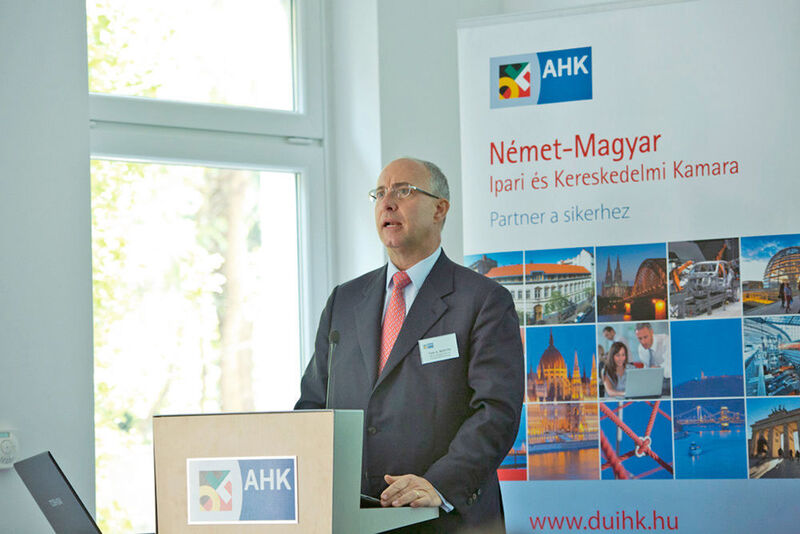 „In vielen Bereichen sehen wir eine positive Entwicklung, dennoch bleibt noch viel Raum für weitere Verbesserungen“, sagt der Präsident der Deutsch-Ungarischen Industrie- und Handelskammer, Dale A. Martin. (DUIHK)