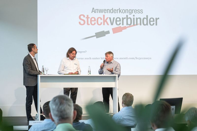 16. Anwenderkongress Steckverbinder: Der erste Steckverbinder-Tag am 5. Juli 2022 fokussierte neue Technologien und Trends wie den intelligenten Steckverbinder und KI in der Qualitätskontrolle, die additive Serienfertigung von Steckverbinder, DC-Verbindungstechnik, modulare Steckverbinder sowie messtechnische Verfahren. (Bild: Elektronikpraxis)