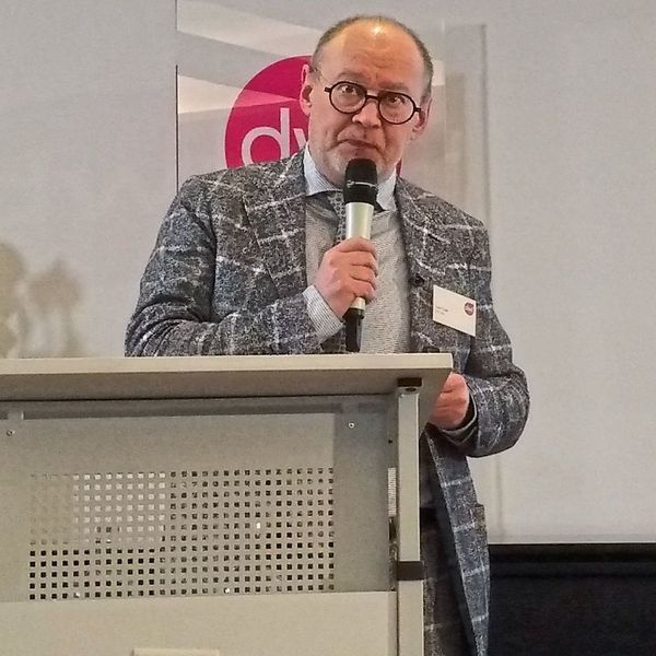 Carl Fruth, Vorstand der FIT AG: „Man muss die Technik kapiert haben. Das geschieht nicht über einen Lehrgang, sondern über Erfahrung!“ (Simone Käfer, MM)