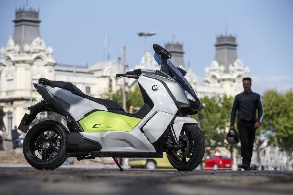 Der Antrieb des C evolution erfolgt in Form einer Triebsatzschwinge mit flüssigkeitsgekühltem Permanent-Synchronmotor über Zahnriemen und ein Hohlradgetriebe.  (BMW)