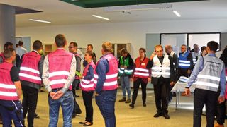 Zur Besichtigung des LLBB wurden die Teilnehmer in sechs Gruppen eingeteilt. (LABORPRAXIS, C. Lüttmann)