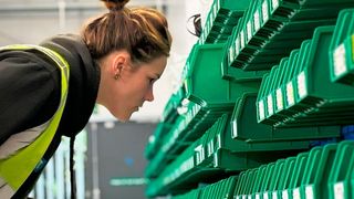 Für bekannte OEM, Tier-1-Zulieferer, Montagebetriebe und Baugruppenfertiger der DACH-Region realisiert und organisiert AFC Europe die Bereitstellung von Norm-, C- und Standardteilen der Verbindungs- und Befestigungstechnik. (Bild: AFC)