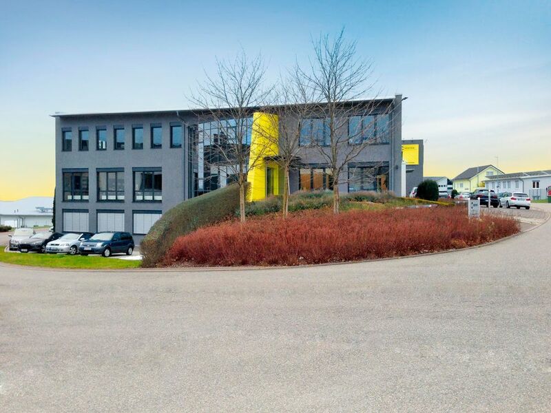 Firmengebäude Haupteingang (Bild: Vester Elektronik)