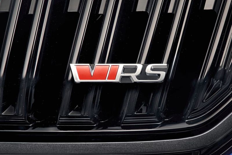 Das Logo „RS“ prangt heute bereits an vielen Skoda-Modellen. (Bild: Skoda)