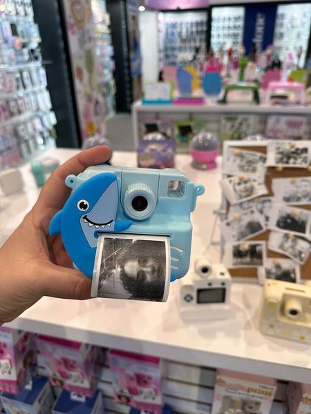 Super Geschenk für den Nachwuchs. Die Kamera kommt mit 3 Reserverollen. (Bild: Vogel IT-Medien)