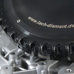 Lach Diamant zeigt auf der EMO 2013 das CFM-Kasettensystem für das HSC-Fräsen mit PKD bis zu einem Durchmesser von 400 mm.