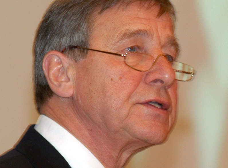 Der frühere deutsche Wirtschaftsbundesminister Wolfgang Clement plädierte dafür, die Klimafrage nicht ideologisch zu betrachten, sondern als einzigartige Chance für die Industrie zu nutzen. Bild: Initiative Energieeffizienz (Archiv: Vogel Business Media)