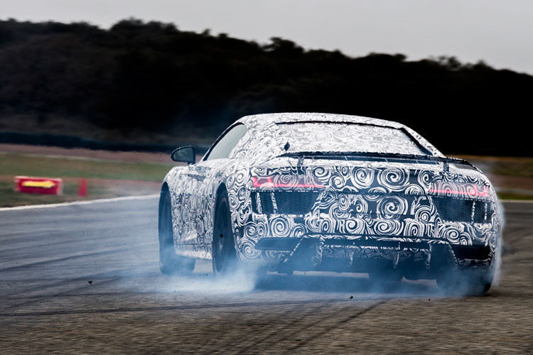 Der Spurt von 0 auf 100 km/h dauert damit nur 3,5 beziehungsweise 3,2 Sekunden, und während der Basis-V10 bereits 323 km/h schafft, liegt die Vmax der leistungsstärkeren Variante bei fast unglaublichen 330 km/h. (Foto: Audi)