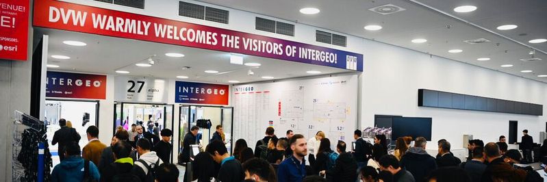 Rund 17.000 FachbesucherInnen aus 112 Nationen kamen zur INTERGEO 2023 in die Berliner Messehallen.