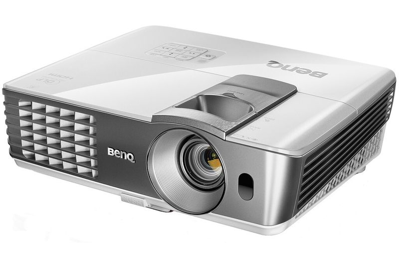 In seiner ihm zugedachten Rolle als Home-Entertainer liefert der W1070 Full-HD-Bilder mit bis zu 200 Zoll Diagonale und mit Shutter-Brille auch in 3D. (Bild: BenQ)