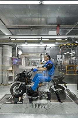 BMW C evolution Montage BMW Werk Berlin (Bild: BMW)