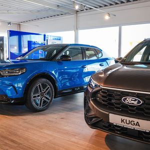 Der Deutschler-Betrieb hat eine Fläche von 1.700 Quadratmetern für Showroom und Werkstatt.(Bild:  Autowelt Ebert)