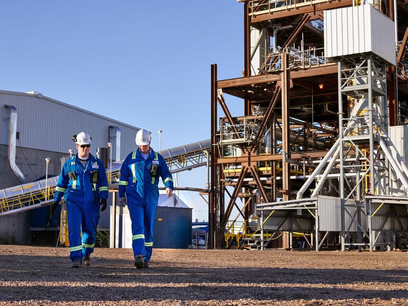 Das „Waste-to-Chemicals“-Projekt in Rotterdam ist ein Schritt zu einer nachhaltigeren chemischen Industrie und Kreislaufwirtschaft.  (Merle Prosofsky Photography/ Nouryon)