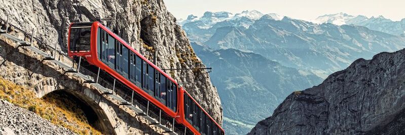 Mit einem Anstieg von bis zu 48 Prozent ist die Pilatus-Bahn die steilste Zahnradbahn der Welt.