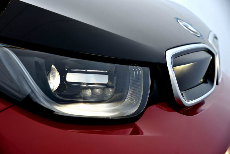 Voll-LED-Scheinwerfer sind Serie. (BMW)
