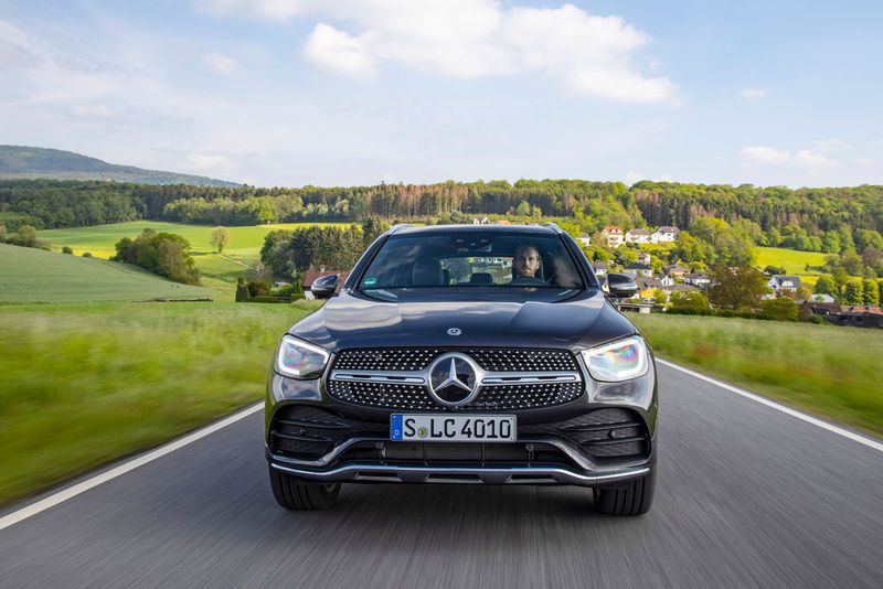 Alle Antriebe sind neu im GLC und versprechen weniger Verbrauch und mehr Fahrspaß. (Mercedes)