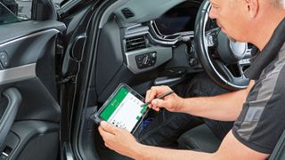 Dank des neuen Konzepts „Mega Macs One“ können Werkstätten zahlreiche Diagnosearbeiten nun auch mittels Android-basiertem Smartphone oder Tablet ausführen. (Bild: HGS)