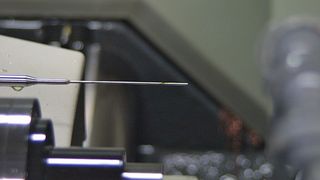 Bild 1: Die Tieflochbohrer auf der Cincom Evolution L20E Langdrehmaschine von Citizen erreichen an Bohrungstiefen mehr als das 35-Fache des Durchmessers. (Bild: Citizen Machinery)