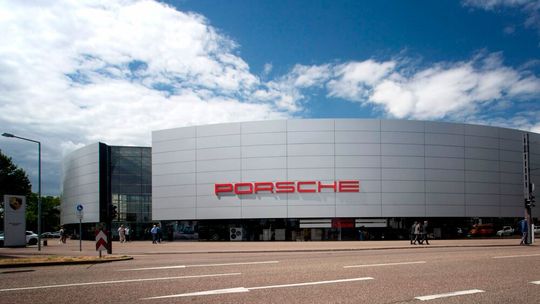 Bye bye Bugatti, hello Bimbes! Im Frühjahr gab Porsche bekannt, das Engagement an Bugatti und Bauer Rimac zu beenden. Die Trennung ist jetzt vollzogen und Porsche kann sich über einen saftigen Kapitalzufluss freuen ...(Bild:  Porsche)