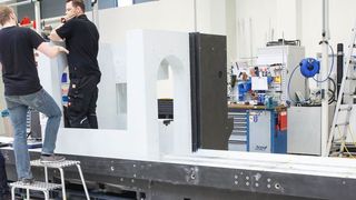 Multigrind CB XXL von Haas Schleifmaschinen für Werkstücke bis 3.200 mm Länge.  (Kraas & Lachmann)
