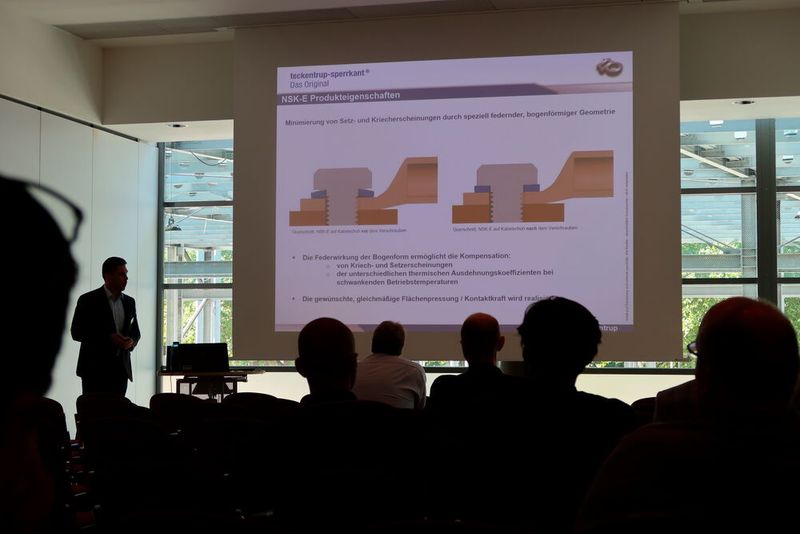 Jan Müller von der Teckentrup GmbH informierte über die effektive Sicherung elektrischer Kontaktverschraubungen. (Bild: D.Quitter – VCG)