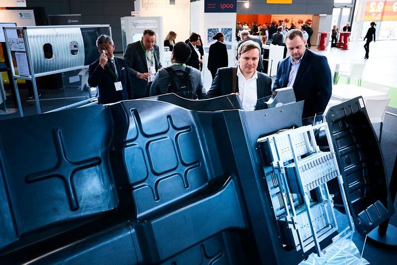 ...und im Lightweight Technologies Forum, dass sich den Trends im Multimaterial-Leichtbau widmet. (Composites Europe)