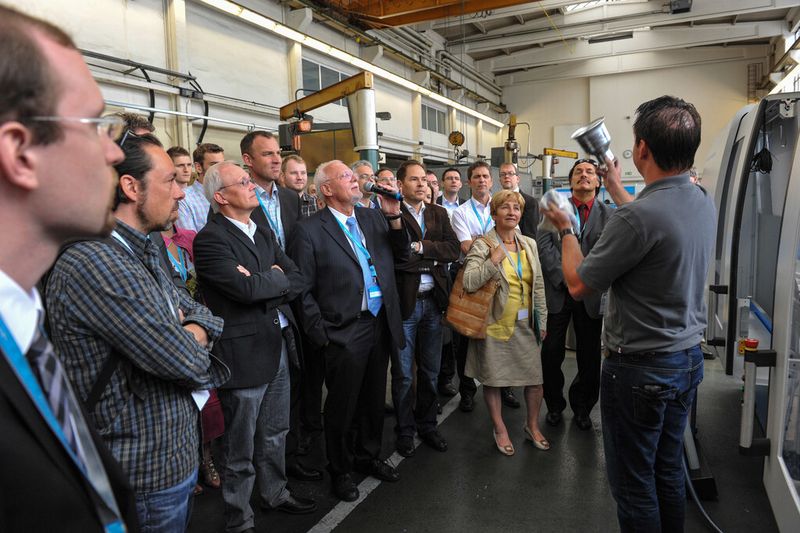 Vorführung der Drückmaschine SC 310 . (Bild: Indeed/Simon Bierwald)