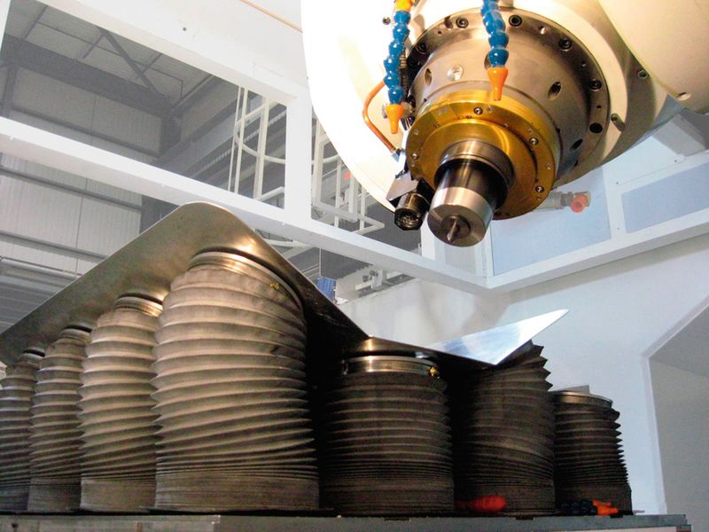Major mechanical engineering companies are the exception in France. A company of the sector employs on an average 20 employees. (Photo: FIM/Forest Liné)