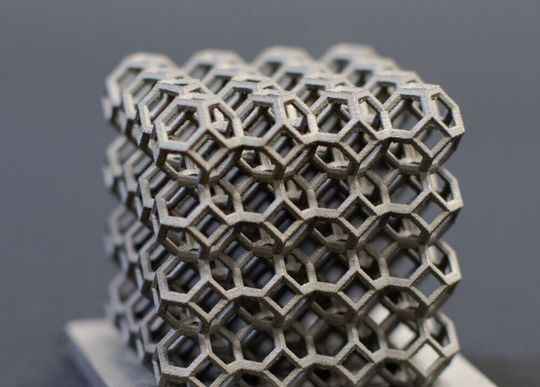 So etwas geht nur per 3D-Druck wirtschaftlich herzustellen. Die additive Fertigung untersucht man unter anderem an der HTWK Leipzig, um die Prozesse zu optimieren. Erfolge haben nun erneut dazu geführt, dass diese Arbeit mit über einer Million Euro gefördert wird.(Bild:  Prismaniac)